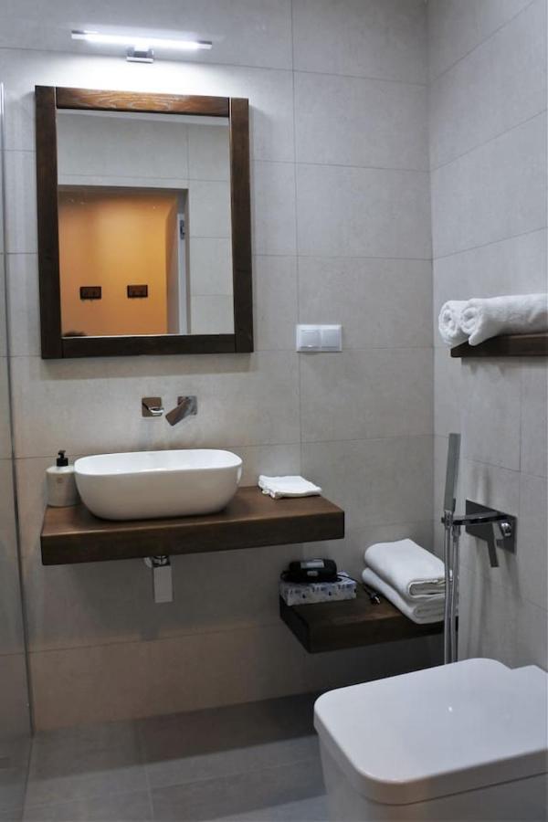 Boutique 108 - Old City, Luxury Apt. With A Garage คราคูฟ ภายนอก รูปภาพ