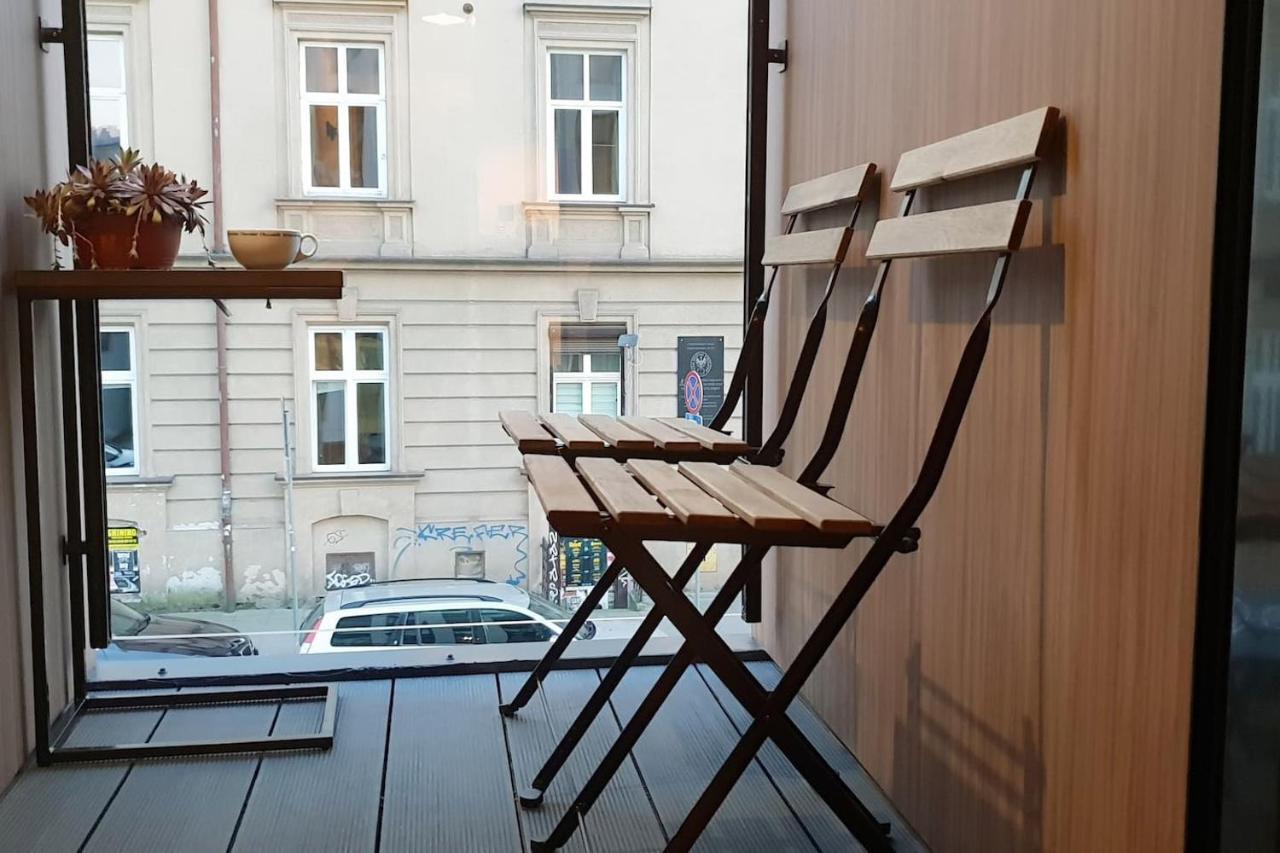 Boutique 108 - Old City, Luxury Apt. With A Garage คราคูฟ ภายนอก รูปภาพ