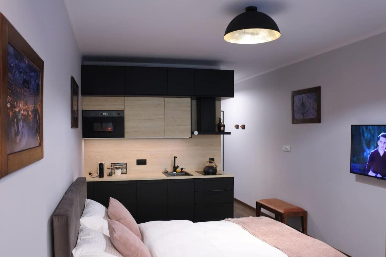 Boutique 108 - Old City, Luxury Apt. With A Garage คราคูฟ ภายนอก รูปภาพ